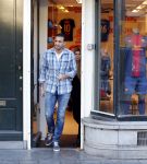 Amsterdam 11 november 2012
Estelle Cruiff en Badr Hari doen boodschappen in Amsterdam met Maxim Gullit.
Peter Smulders bv