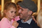 Amsterdam 8 november 2012
Presentatie Rehab Ben Saunders schoenen. Ook zijn dochter Stacey en ouders zijn aanwezig.
Peter Smulders bv