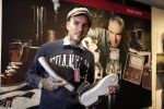 Amsterdam 8 november 2012
Presentatie Rehab Ben Saunders schoenen. Ook zijn dochter Stacey en ouders zijn aanwezig.
Peter Smulders bv