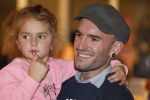 Amsterdam 8 november 2012
Presentatie Rehab Ben Saunders schoenen. Ook zijn dochter Stacey en ouders zijn aanwezig.
Peter Smulders bv