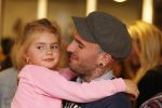 Amsterdam 8 november 2012
Presentatie Rehab Ben Saunders schoenen. Ook zijn dochter Stacey en ouders zijn aanwezig.
Peter Smulders bv