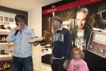 Amsterdam 8 november 2012
Presentatie Rehab Ben Saunders schoenen. Ook zijn dochter Stacey en ouders zijn aanwezig.
Peter Smulders bv