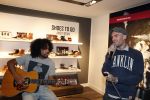 Amsterdam 8 november 2012
Presentatie Rehab Ben Saunders schoenen. Ook zijn dochter Stacey en ouders zijn aanwezig.
Peter Smulders bv