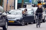 Amsterdam 9 november 2012
Carice v Houten doet boodschappen op de cornelis schuytstraat en vertrekt met haar electrische opel Ampera.
Peter Smulders bv