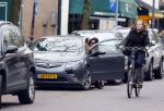 Amsterdam 9 november 2012
Carice v Houten doet boodschappen op de cornelis schuytstraat en vertrekt met haar electrische opel Ampera.
Peter Smulders bv
