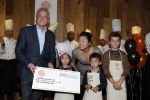 Amsterdam 31 oktober 2012
Hans Breukhoven neemt cheque in ontvangst bij restaurant Vandaag.
Peter Smulders bv
