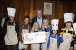 Amsterdam 31 oktober 2012
Hans Breukhoven neemt cheque in ontvangst bij restaurant Vandaag.
Peter Smulders bv