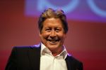 Zeist 21 november 2012
Hans Kazan krijgt prijs in het Fyji theater in Zeist.
Aanwezig zijn zijn zoons Oscar Renzo en Steven alsmede zijn schoondochters Mara en..
Peter Smulders bv