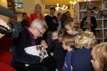Amsterdam 13 november 2012
Presentatie Douwe Egberts sinterklaasboeken in de bibliotheek
met Carice v Houten Jan Terlouw Herman Finkers en Winston Gerschtanowitz.
Peter Smulders bv