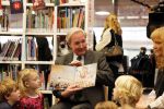Amsterdam 13 november 2012
Presentatie Douwe Egberts sinterklaasboeken in de bibliotheek
met Carice v Houten Jan Terlouw Herman Finkers en Winston Gerschtanowitz.
Peter Smulders bv