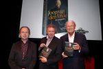 Amsterdam 24 oktober 2012
Presentatie boek/biografie Joop v d Ende in het nieuwe de la mar theater. Joop en Janine v d Ende met Vic v d Reijt Eva Jinek en Herman v Gelder
Peter Smulders bv