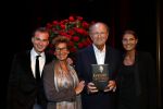 Amsterdam 24 oktober 2012
Presentatie boek/biografie Joop v d Ende in het nieuwe de la mar theater. Joop en Janine v d Ende met Iris en Vincent
Peter Smulders bv