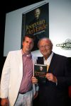 Amsterdam 24 oktober 2012
Presentatie boek/biografie Joop v d Ende in het nieuwe de la mar theater. Joop met boekhandelaar
Peter Smulders bv