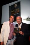 Amsterdam 24 oktober 2012
Presentatie boek/biografie Joop v d Ende in het nieuwe de la mar theater. Joop met boekhandelaar
Peter Smulders bv