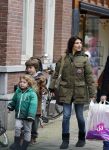 Amsterdam 3 november 2012
Kim v Kooten met haar kinderen aan het winkelen .
Peter Smulders bv