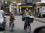 Amsterdam 3 november 2012
Kim v Kooten met haar kinderen aan het winkelen .
Peter Smulders bv