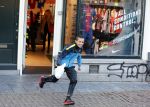 Amsterdam 11 november 2012
Estelle Cruiff en Badr Hari doen boodschappen in Amsterdam met Maxim Gullit.
Peter Smulders bv