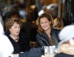 Amsterdam 11 november 2012
Paulien Huizinga met moeder op terras.
Peter Smulders bv