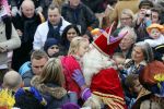 Schevenigen 17 november 2012
Prinses Maxima met Amalia Ariane en Alexia bij binnenkomst Sinterklaas in scheveningen.
Peter Smulders bv