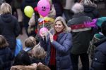 Schevenigen 17 november 2012
Prinses Maxima met Amalia Ariane en Alexia bij binnenkomst Sinterklaas in scheveningen.
Peter Smulders bv