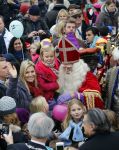 Schevenigen 17 november 2012
Prinses Maxima met Amalia Ariane en Alexia bij binnenkomst Sinterklaas in scheveningen.
Peter Smulders bv