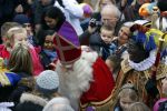 Schevenigen 17 november 2012
Prinses Maxima met Amalia Ariane en Alexia bij binnenkomst Sinterklaas in scheveningen.
Peter Smulders bv