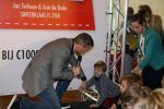 Amsterdam 13 november 2012
Presentatie Douwe Egberts sinterklaasboeken in de bibliotheek
met Carice v Houten Jan Terlouw Herman Finkers en Winston Gerschtanowitz. Winston met zoon Julian
Peter Smulders bv