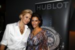 Amsterdam 1 november 2013
Uitreiking van de jfk s greatest man award in de harbour club.
Anouk Smulders met Kristina Bozilovic