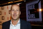 Blaricum 3 november 2013
Free a girl benefietavond in red sun. Arjan Erkel