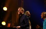 Amsterdam 18 oktober 2013
Art Rooijakkers wint met wie is de mol de televizierring.