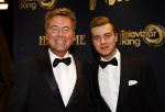 Amsterdam 18 oktober 2013
Uitreiking televizierring in carre .
Bert v Leeuwen met zijn zoon