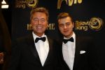 Amsterdam 18 oktober 2013
Uitreiking televizierring in carre .
Bert v Leeuwen met zijn zoon