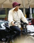 Amsterdam 25 oktober 2013
Chantal janzen op de fiets in amsyterdam.