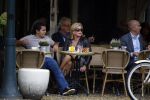 Amsterdam 22 oktober 2013
Connie Breukhoven op terras met haar zoon Marvin