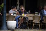 Amsterdam 22 oktober 2013
Connie Breukhoven op terras met haar zoon Marvin