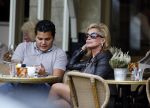 Amsterdam 22 oktober 2013
Connie Breukhoven op terras met haar zoon Marvin