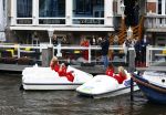 Amsterdam 9 november 2013
Danie Bles organiseert voor haar vriendinnen/klanten een lunch bij hotel l'europe. Ze gingen ook met waterfietsen op de grachten varen.