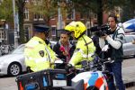 Amsterdam 18 oktober 2013
Powned verslaggever Danny Ghosen gaat ik conclaaf met politie ivm 25km voertuig maken van een mercedes.