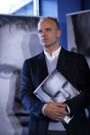 Amsterdam 18 oktober 2013
Presentatie boek Dennis Bergkamp. Johan Cruijff neemt het eerste boek in ontvangst.