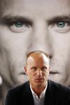 Amsterdam 18 oktober 2013
Presentatie boek Dennis Bergkamp. Johan Cruijff neemt het eerste boek in ontvangst.
