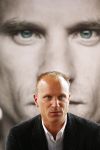 Amsterdam 18 oktober 2013
Presentatie boek Dennis Bergkamp. Johan Cruijff neemt het eerste boek in ontvangst.
