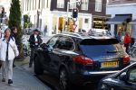 Amsterdam 24 oktober 2013
Estelle Cruijff krijgt bekeuring op pc hooftstraat.