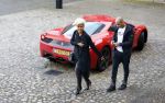 Zeist 3 november 2013
Eva Simons en vriend Sidney Samson komen aan bij slot Zeist in hun ferrari.