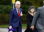 Leusden 8 november 2013
Crematie Leen Timp bij het crematorium in Leusden. Freek de Jonge met zijn vrouw