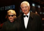 Amsterdam 4 november 2013
Premiere het diner in Tuschinski met de acteurs Daan Schuurmans Kim v Kooten Jacob Derwig en Thekla Reuten. Frits Bolkestein met vrouw