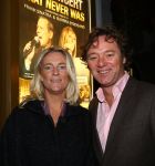 Amsterdam, 1 November 2013
Premiere Barbra & Frank, The concert that never was.
Met Sharon Owens (Barbra Streisand) en Sebastian Anzaldo (Frank Sinatra)
Frits Sissing met zijn vrouw

Foto Peter Smulders BV