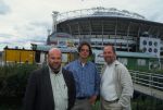 Guus Meeuwis met de Deurzakkers Willem v Schijndel en Clemens v Bragt in en voor de AJAX Arena