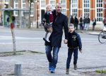 Den Haag 30 oktober 2013
Premiere Mr Finney in diligentia. Prinses Laurentien komt samen met haar kinderen Leonore Eloise en Claus Casimir. jeroen v Koningsbrugge met kinderen