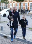 Den Haag 30 oktober 2013
Premiere Mr Finney in diligentia. Prinses Laurentien komt samen met haar kinderen Leonore Eloise en Claus Casimir. jeroen v Koningsbrugge met kinderen