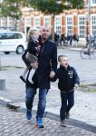 Den Haag 30 oktober 2013
Premiere Mr Finney in diligentia. Prinses Laurentien komt samen met haar kinderen Leonore Eloise en Claus Casimir. jeroen v Koningsbrugge met kinderen